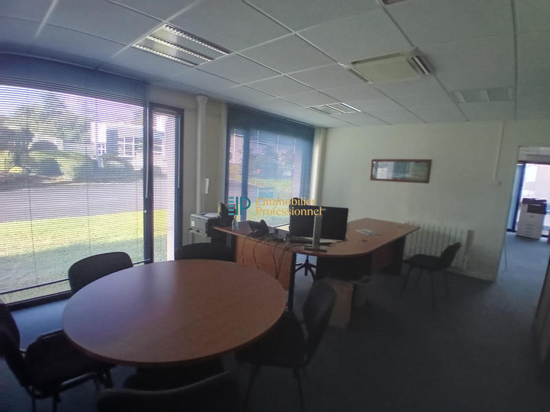 Bureau - 275 m² - 10 pièces