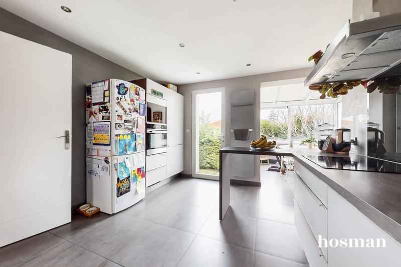 Maison - 200 m² - 7 pièces