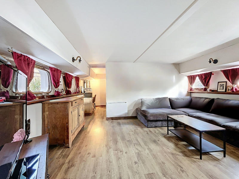 Péniche - 164 m² - 6 pièces