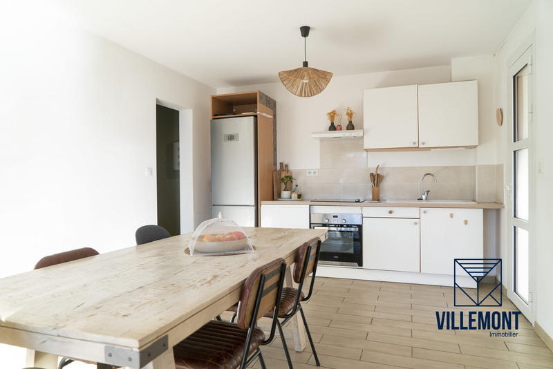 Maison - 210 m² - 9 pièces