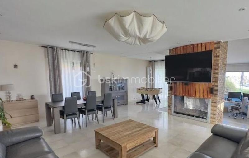 Maison d'architecte - 328 m² - 8 pièces