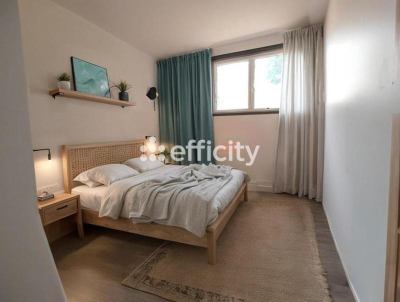 Maison - 285 m² - 10 pièces