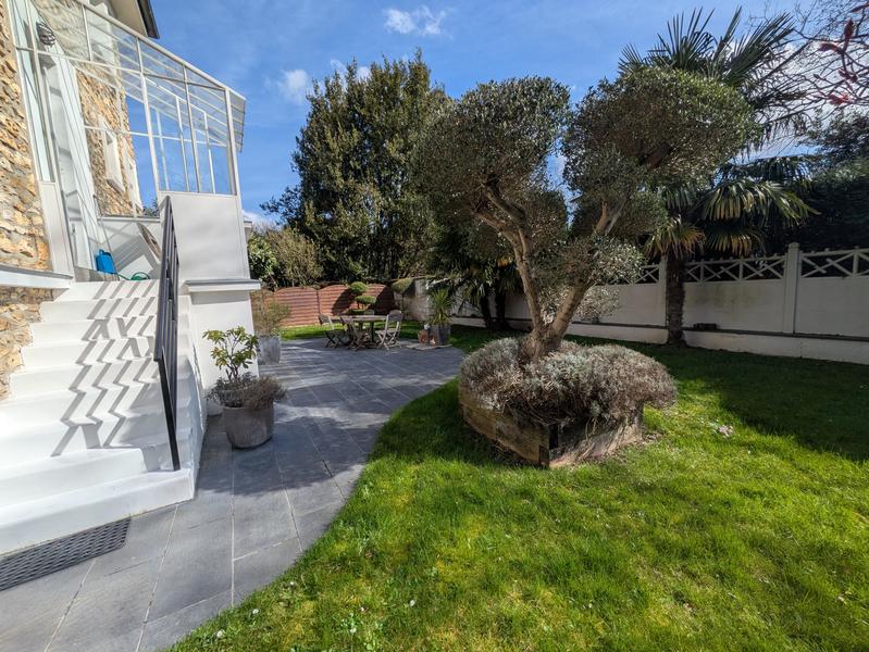 Maison - 188 m² - 7 pièces