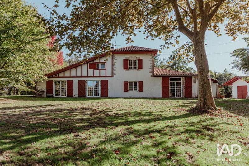 Maison - 229 m² - 6 pièces