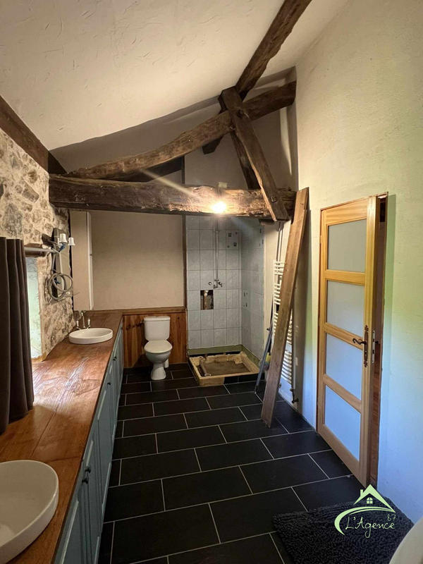 Maison traditionnelle - 187 m² - 6 pièces