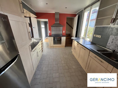 Maison - 90 m² - 4 pièces