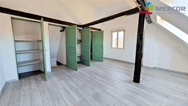 Maison - 250 m² - 4 pièces