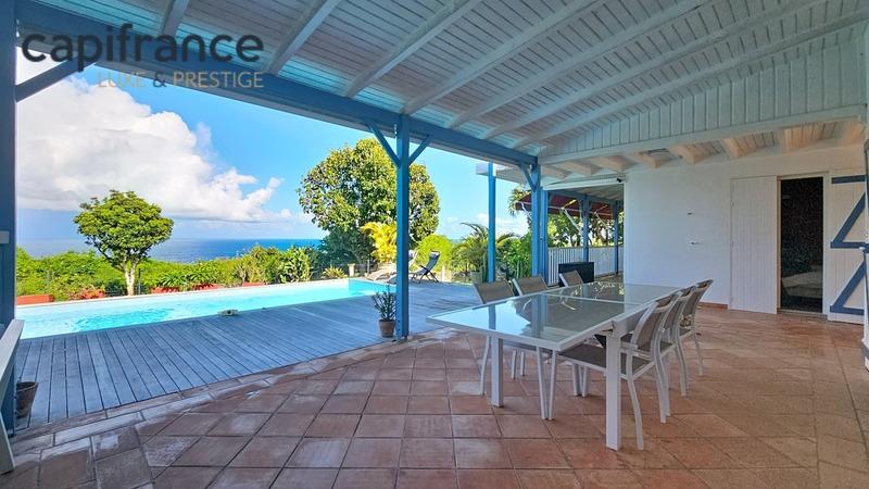 Villa - 215 m² - 8 pièces