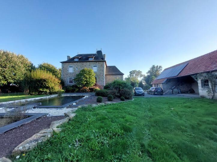 Maison - 217 m² - 10 pièces