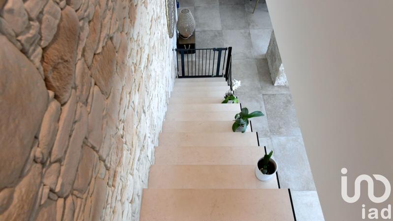 Maison - 240 m² - 7 pièces