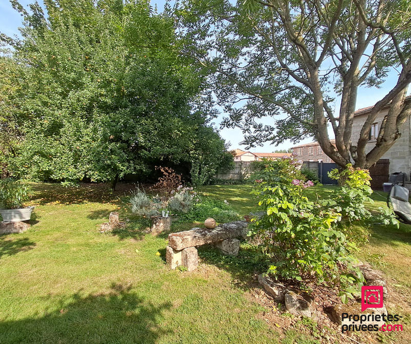 Maison - 250 m² - 8 pièces