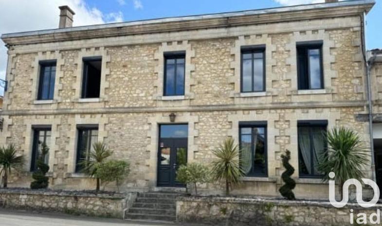 Maison - 344 m² - 16 pièces