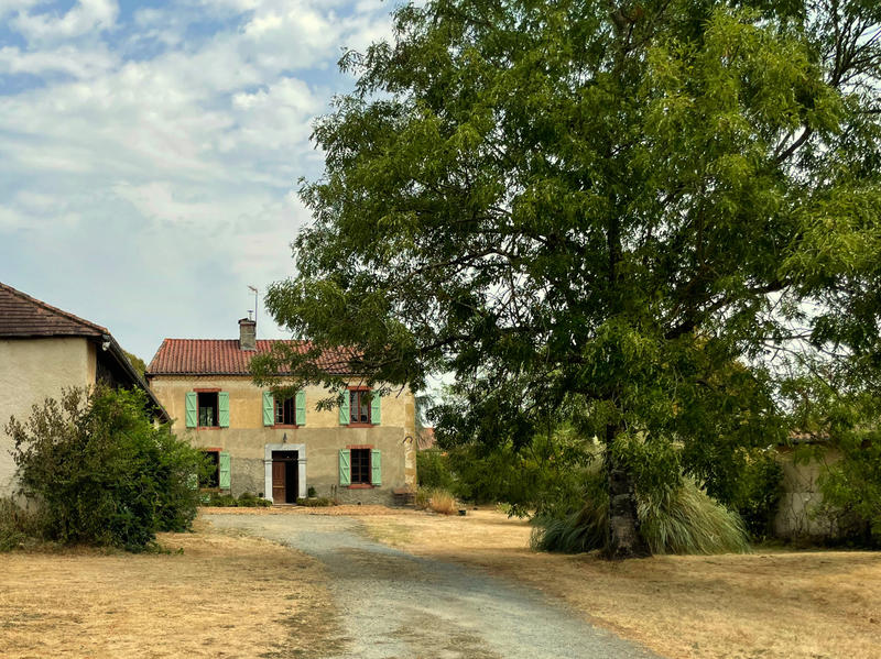 Maison - 260 m² - 8 pièces