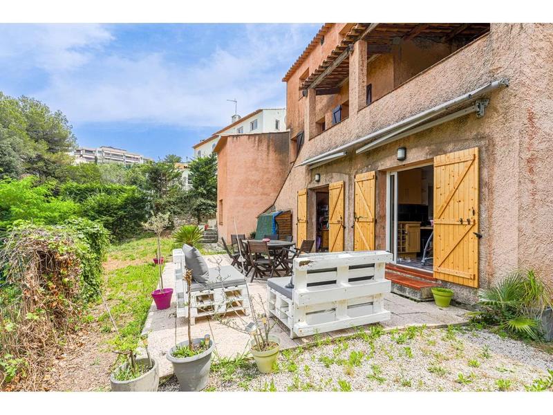 Maison - 301 m² - 9 pièces