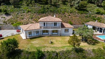 Demeure - 188 m² - 6 pièces