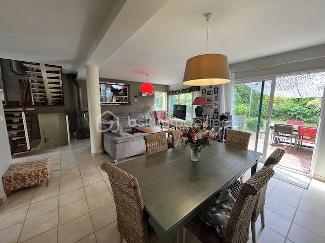 Maison - 128 m² - 5 pièces