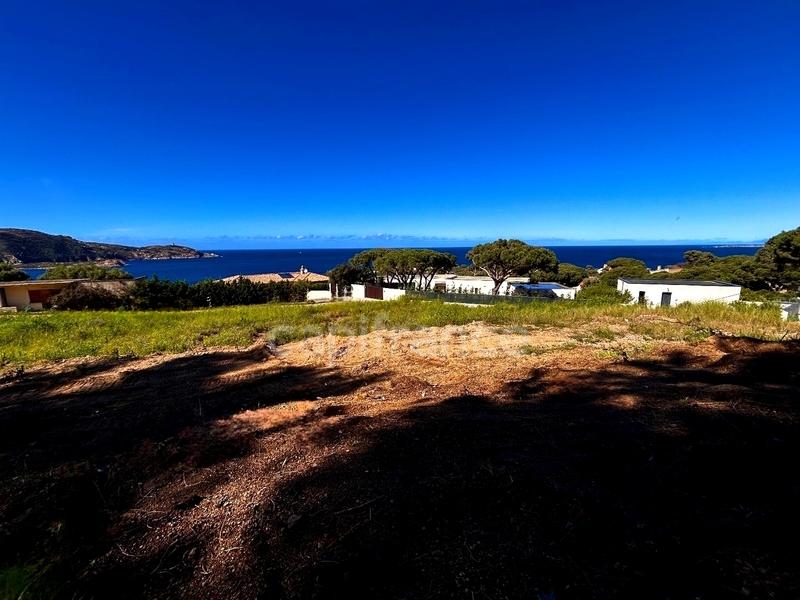 Terrain constructible - 1 378 m²