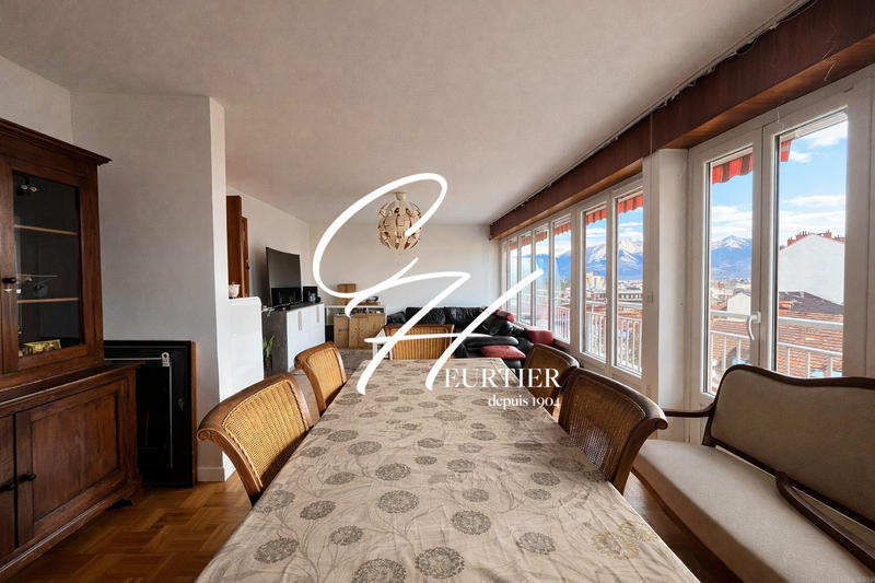 Appartement - 98 m² - 4 pièces