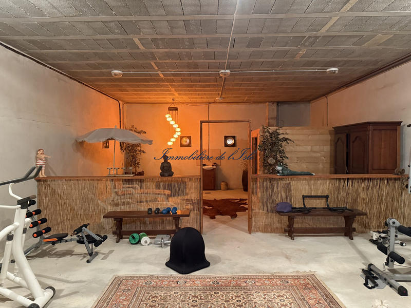 Maison - 467 m² - 11 pièces