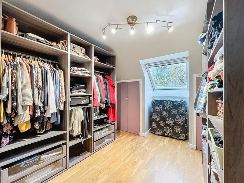 Maison - 404 m² - 13 pièces