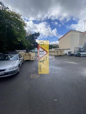 Entrepôt - 1 500 m²