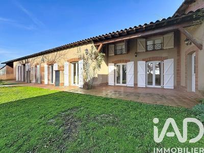 Maison - 207 m² - 7 pièces