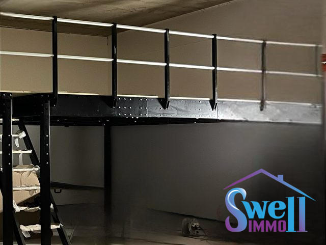 Local d'activités - 93 m²