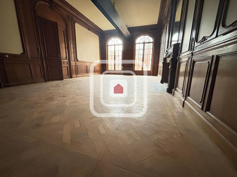 Appartement - 300 m² - 10 pièces