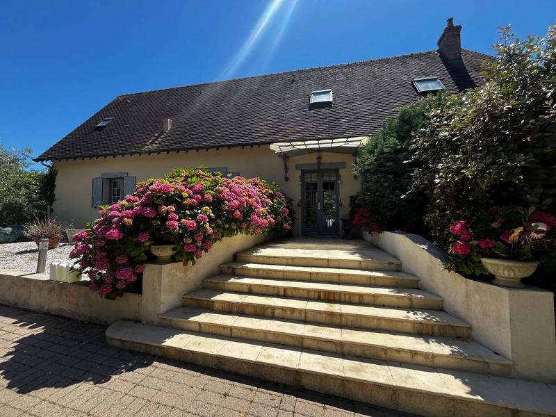 Maison - 140 m² - 6 pièces