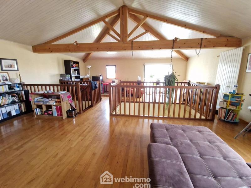 Maison - 275 m² - 8 pièces