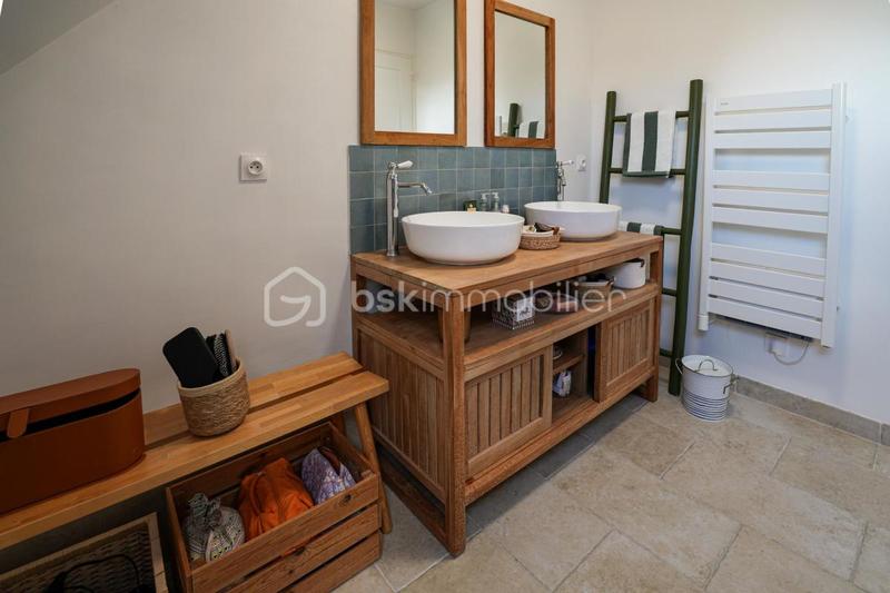 Maison traditionnelle - 153 m² - 6 pièces