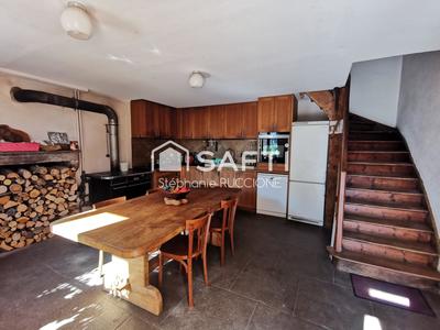 Maison - 240 m² - 6 pièces