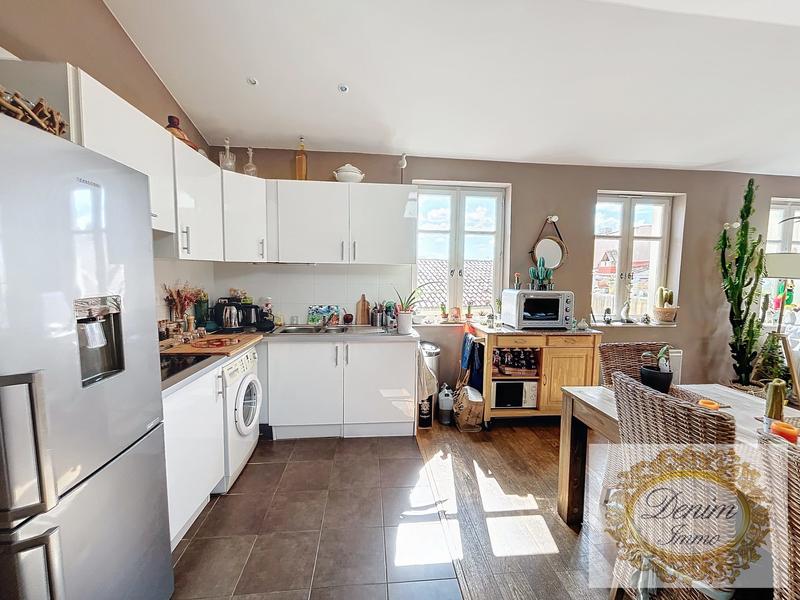 Appartement - 85 m² - 4 pièces