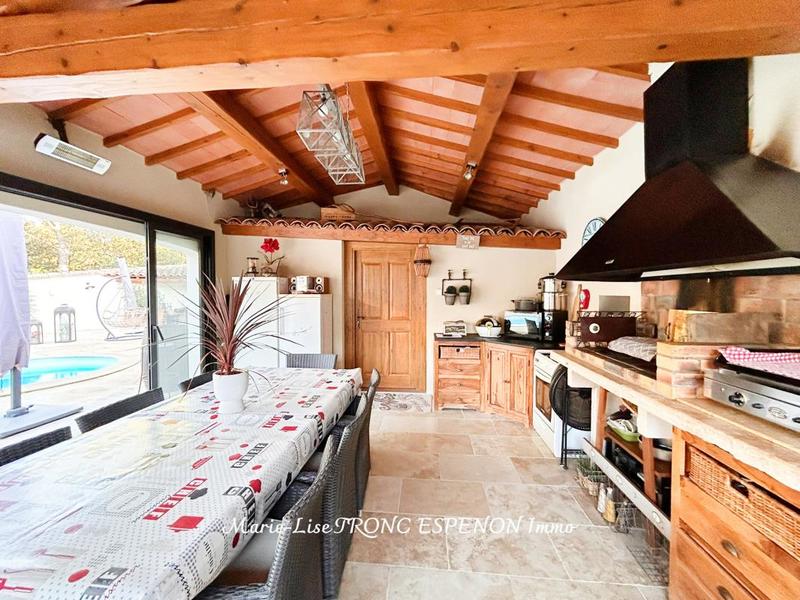 Maison - 210 m² - 8 pièces