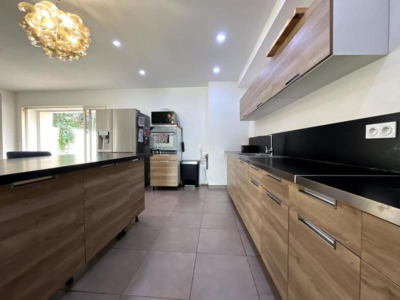 Maison - 205 m² - 5 pièces