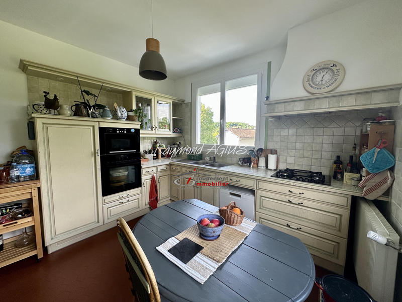 Maison - 189 m² - 9 pièces