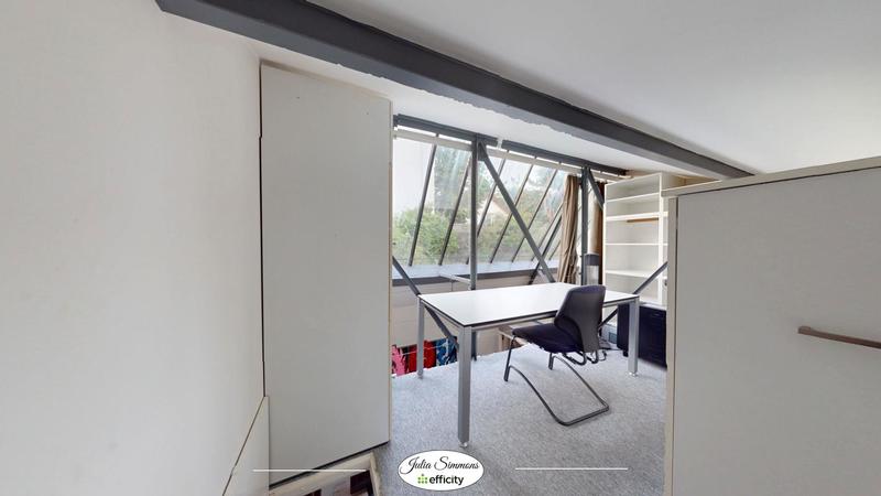 Loft - 137 m² - 5 pièces