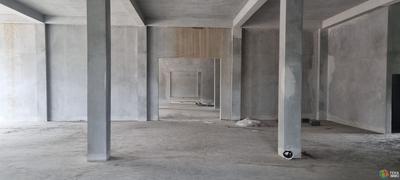 Local commercial - 600 m² - 1 pièce