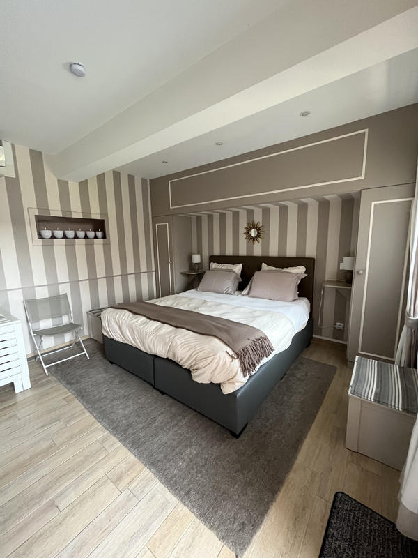 Propriété - 588 m² - 13 pièces