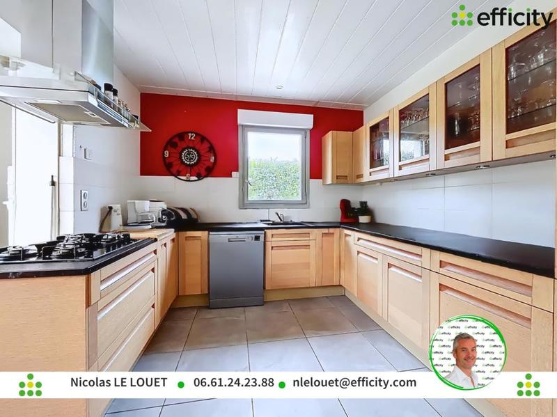 Pavillon - 230 m² - 9 pièces