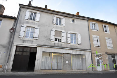 Maison - 180 m² - 9 pièces