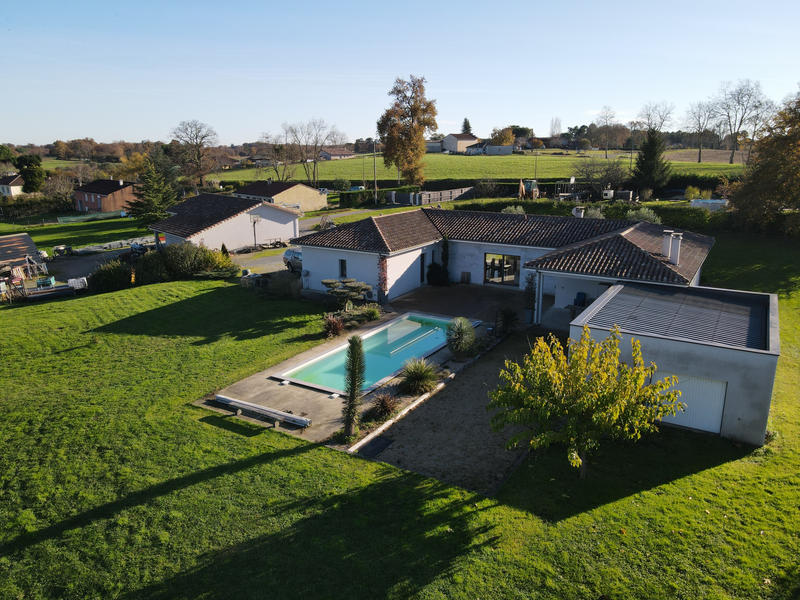 Maison de village - 161 m² - 6 pièces