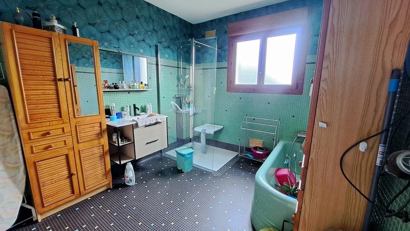 Maison - 168 m² - 10 pièces