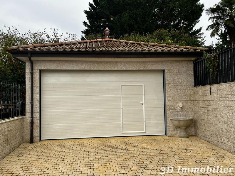 Maison - 255 m² - 7 pièces
