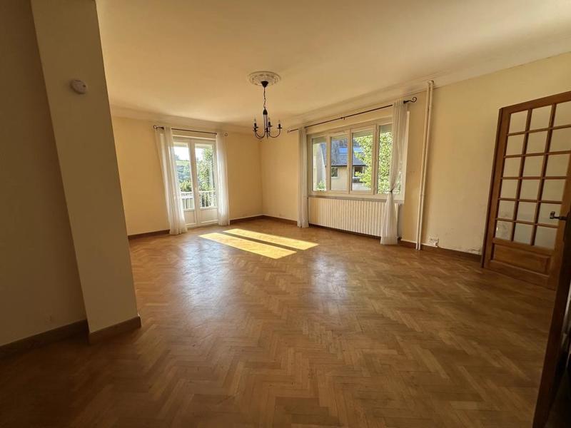 Maison de ville - 181 m² - 9 pièces
