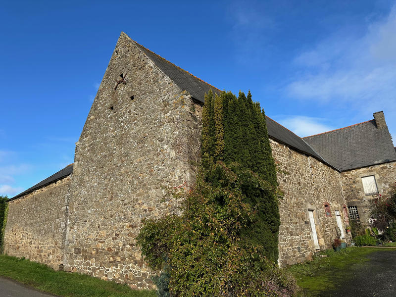 Propriété - 85 m² - 5 pièces