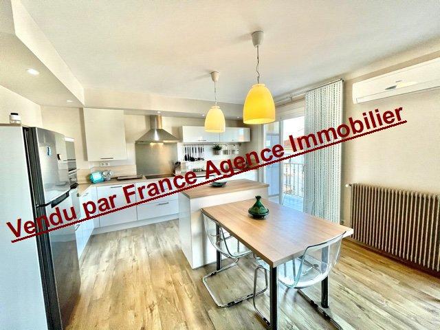 Appartement ancien - 73 m² - 3 pièces