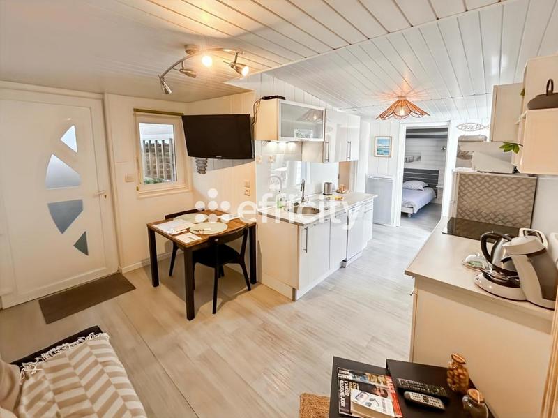 Propriété - 280 m² - 14 pièces