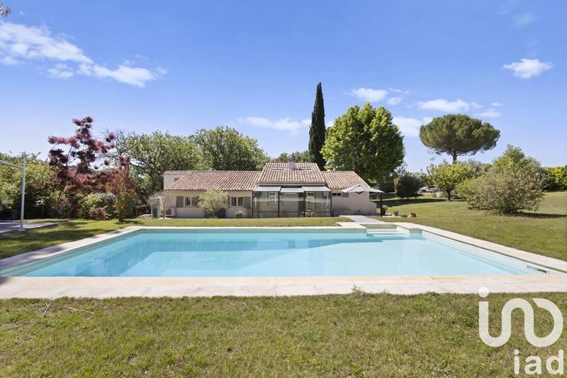 Maison - 220 m² - 5 pièces