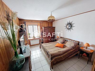 Maison - 201 m² - 7 pièces